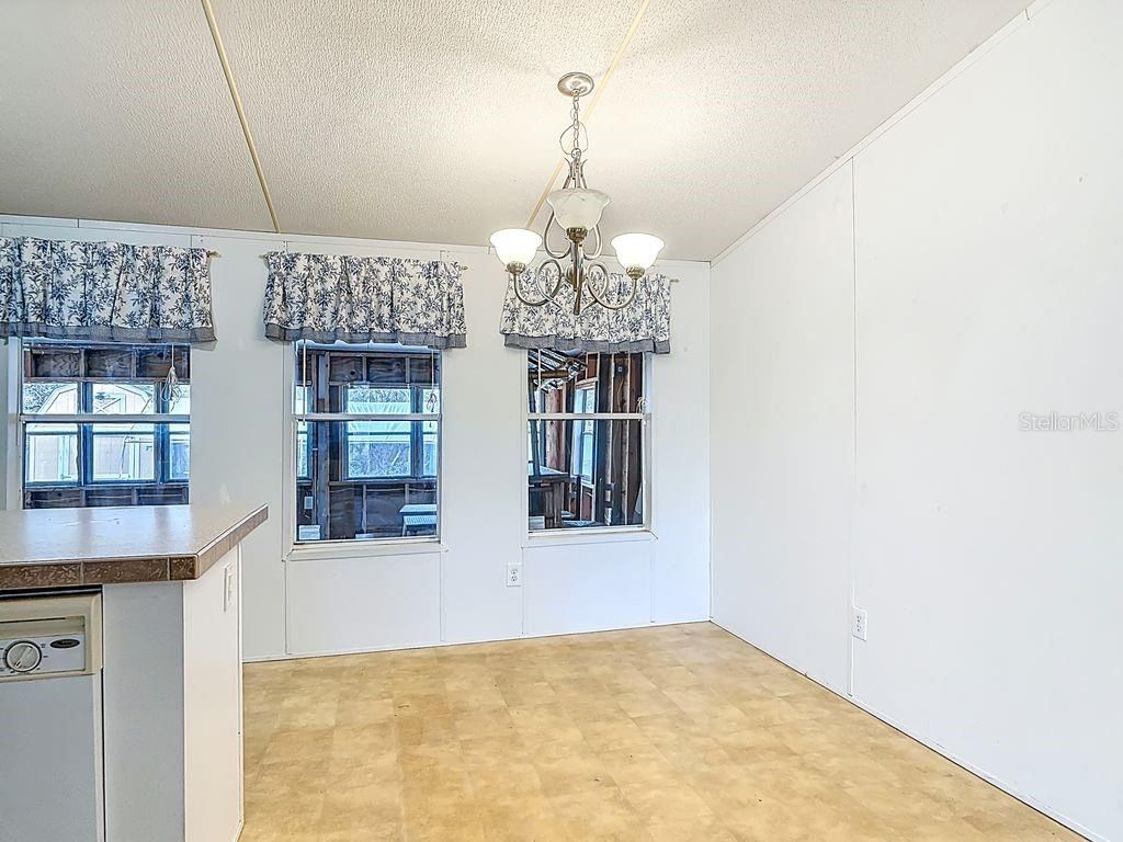 42316 Pond View Lane, Deland, FL 32720 Photo