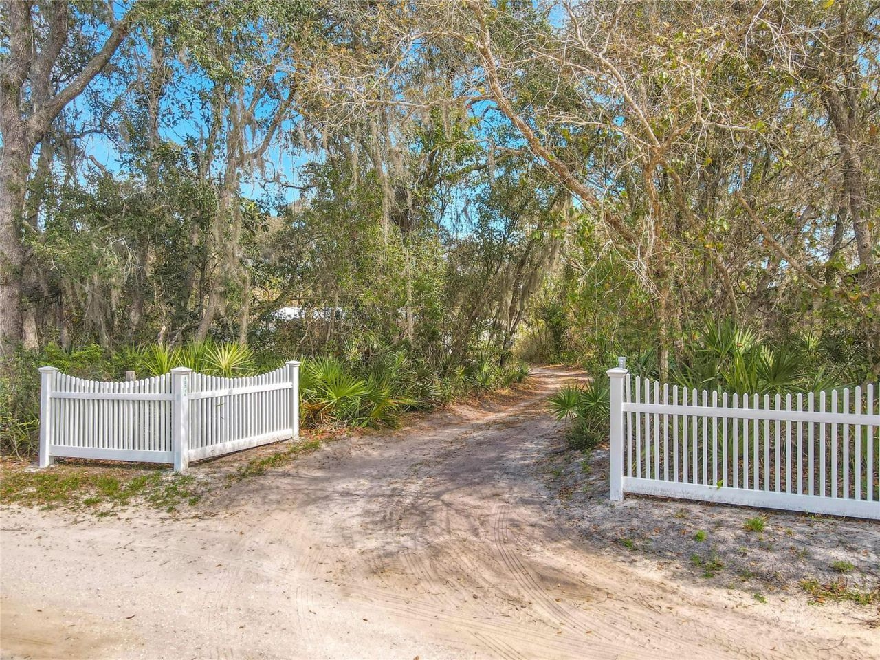 42316 Pond View Lane, Deland, FL 32720 Photo