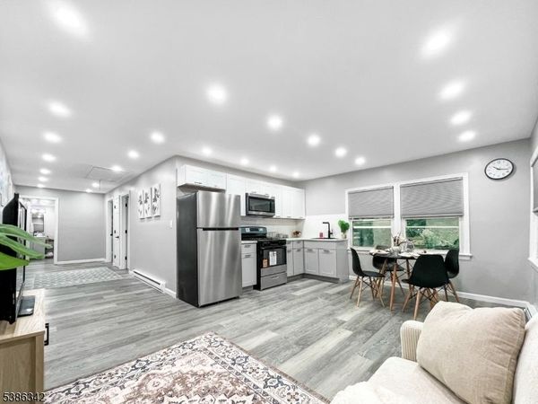 208 Fayette Ave, Wayne, NJ 07470