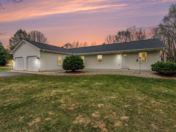 152 W D Avenue, Kalamazoo, MI 49009