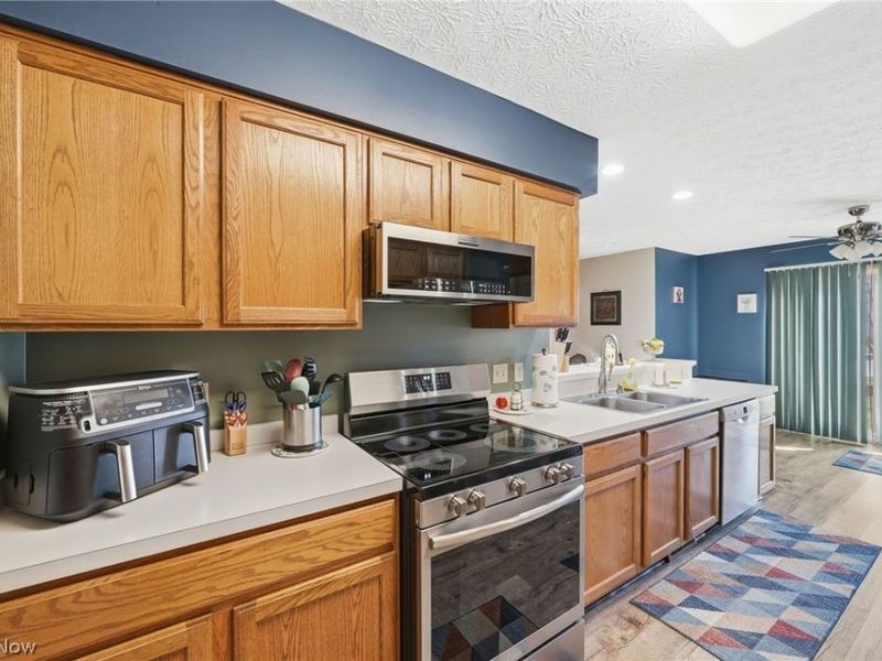 8294 Turquoise Avenue NE, Canton, OH 44721 Photo 11