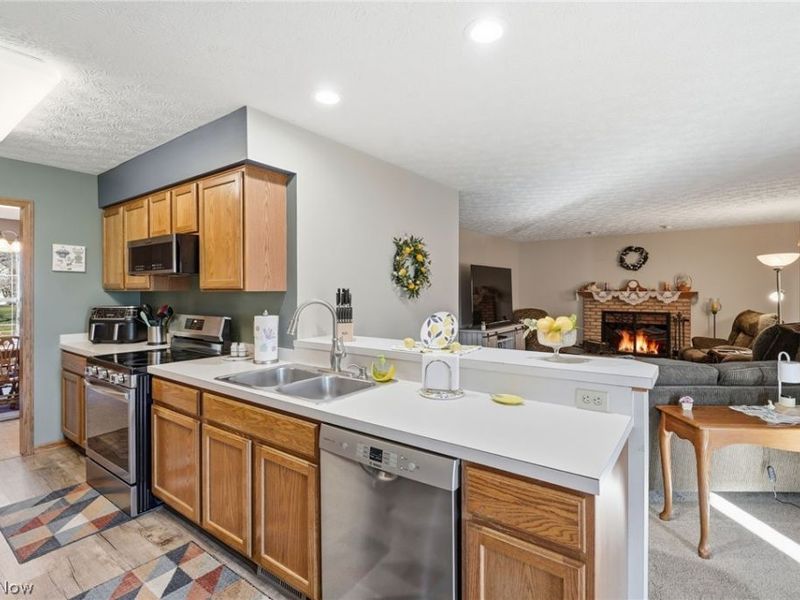 8294 Turquoise Avenue NE, Canton, OH 44721 Photo 13