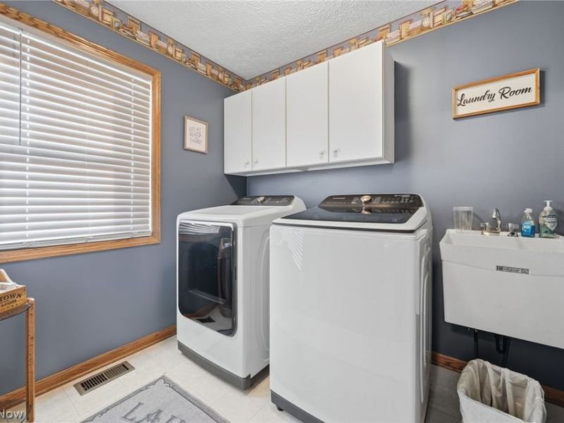 8294 Turquoise Avenue NE, Canton, OH 44721 Photo 22