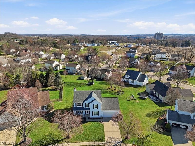 8294 Turquoise Avenue NE, Canton, OH 44721 Photo 3