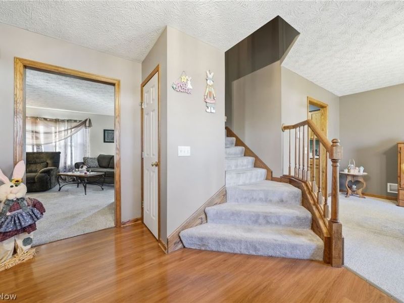 8294 Turquoise Avenue NE, Canton, OH 44721 Photo 7