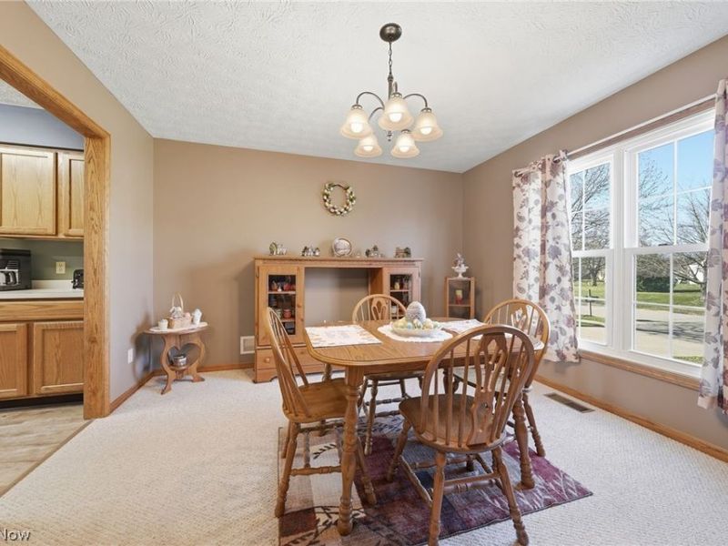 8294 Turquoise Avenue NE, Canton, OH 44721 Photo 9