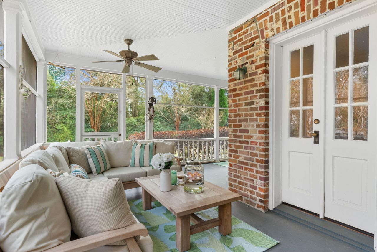 100 W Walker Drive Photo 23