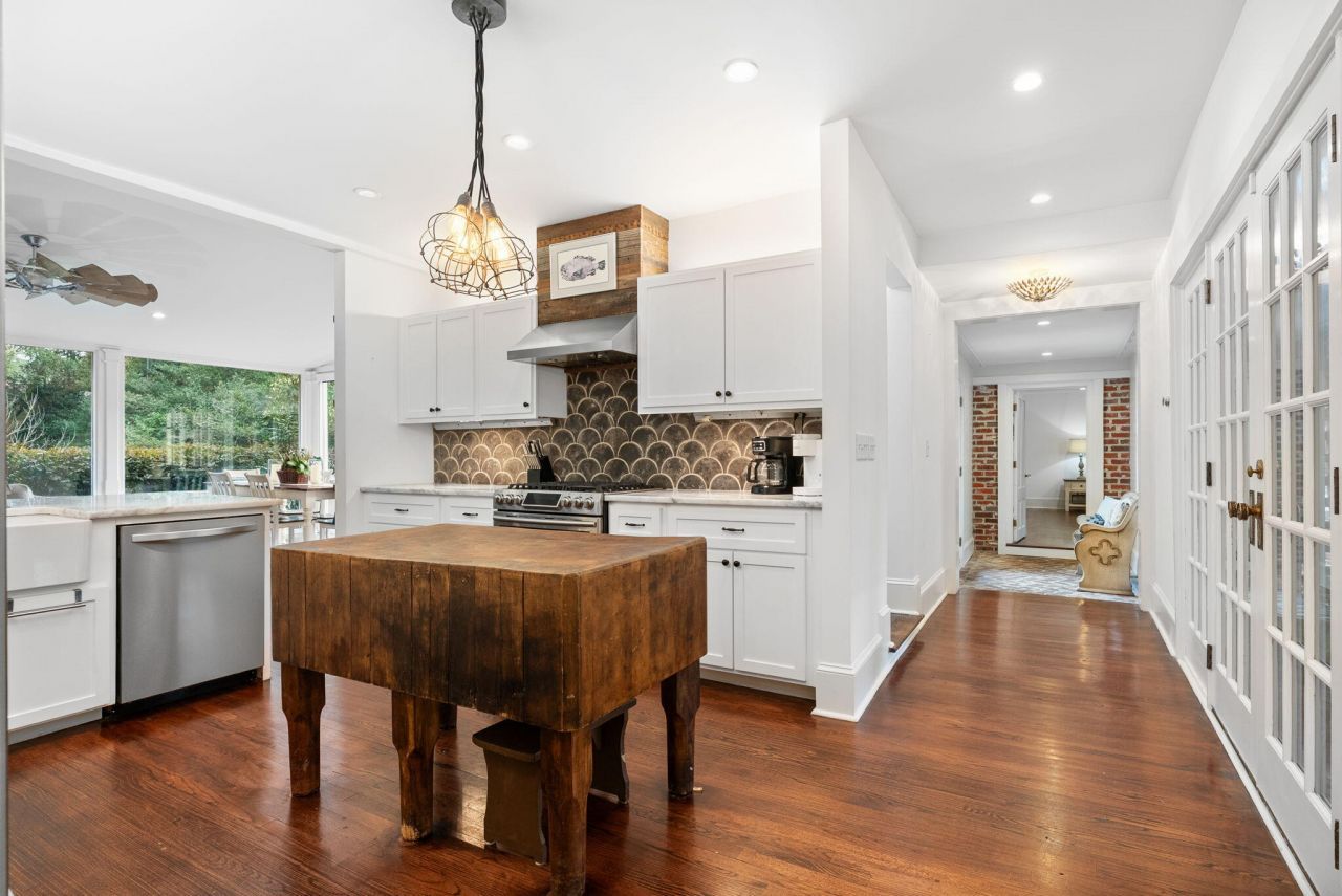 100 W Walker Drive Photo 28