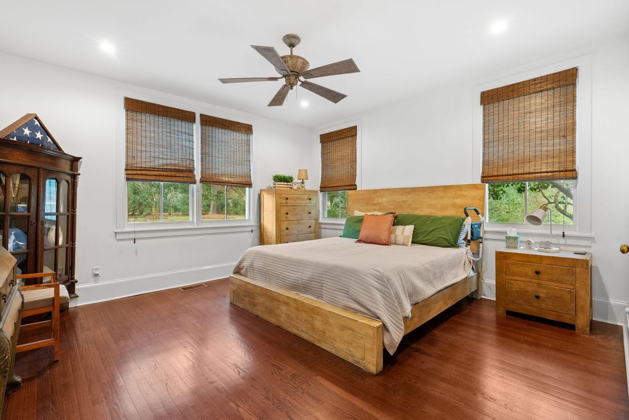 100 W Walker Drive Photo 33