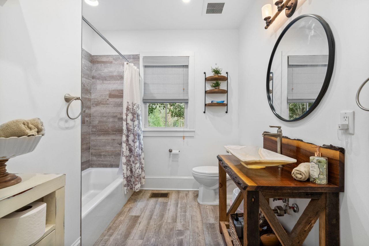 100 W Walker Drive Photo 35