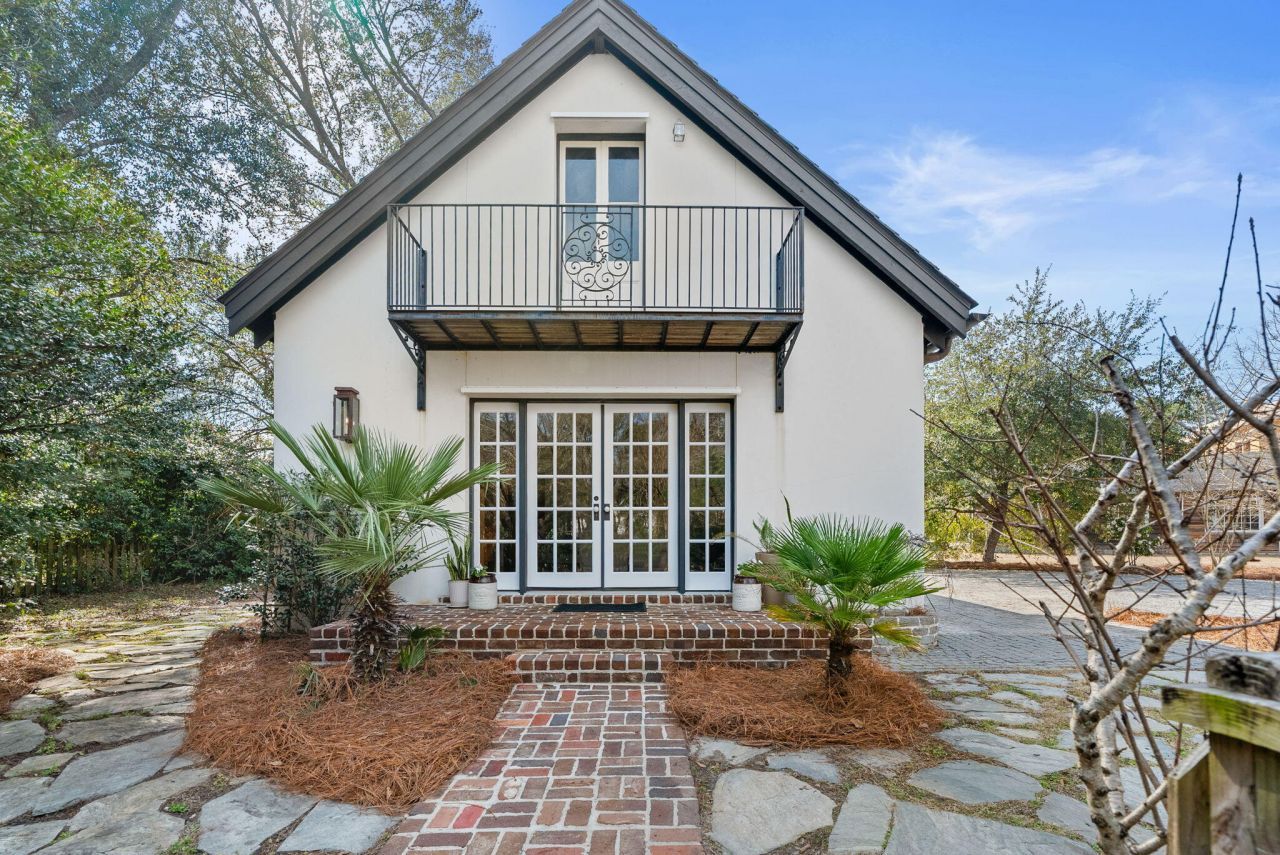 100 W Walker Drive Photo 4