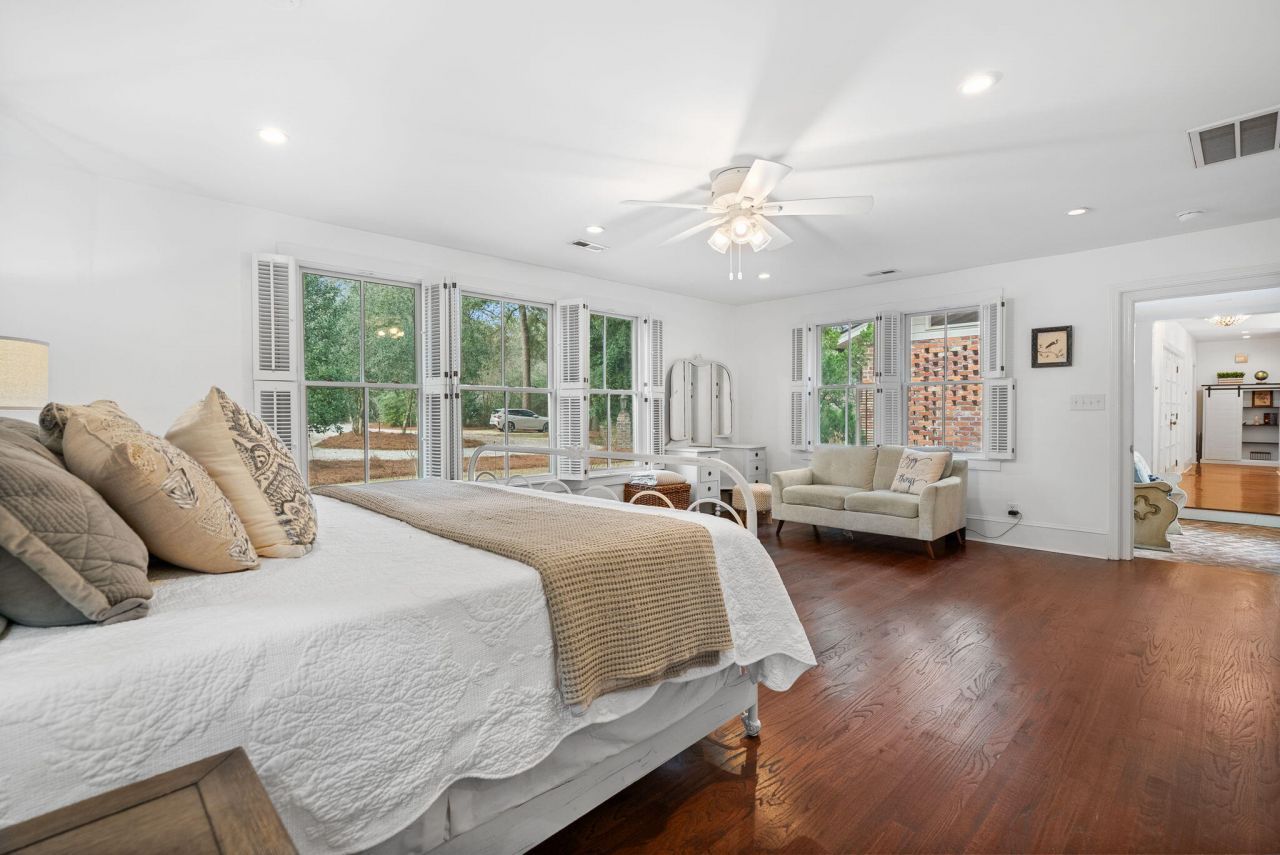 100 W Walker Drive Photo 44