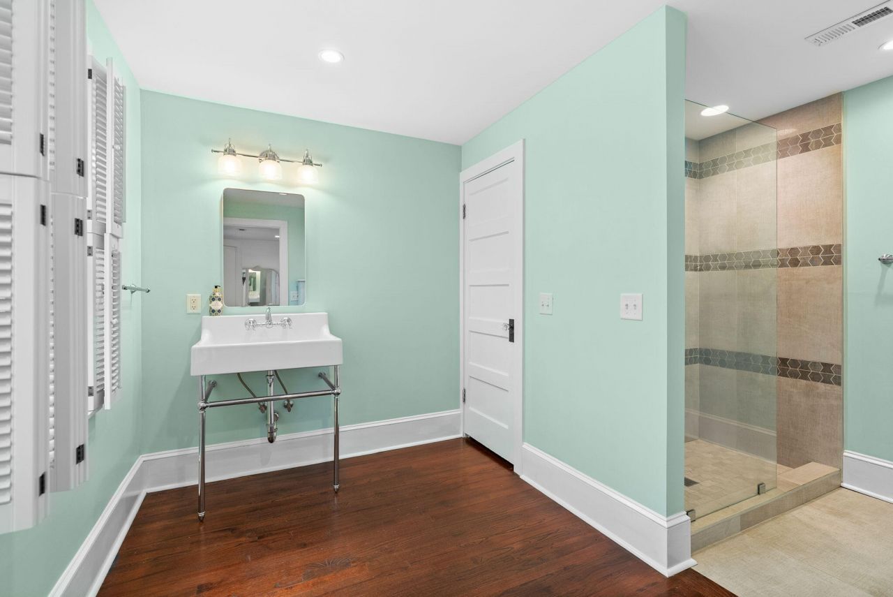 100 W Walker Drive Photo 46