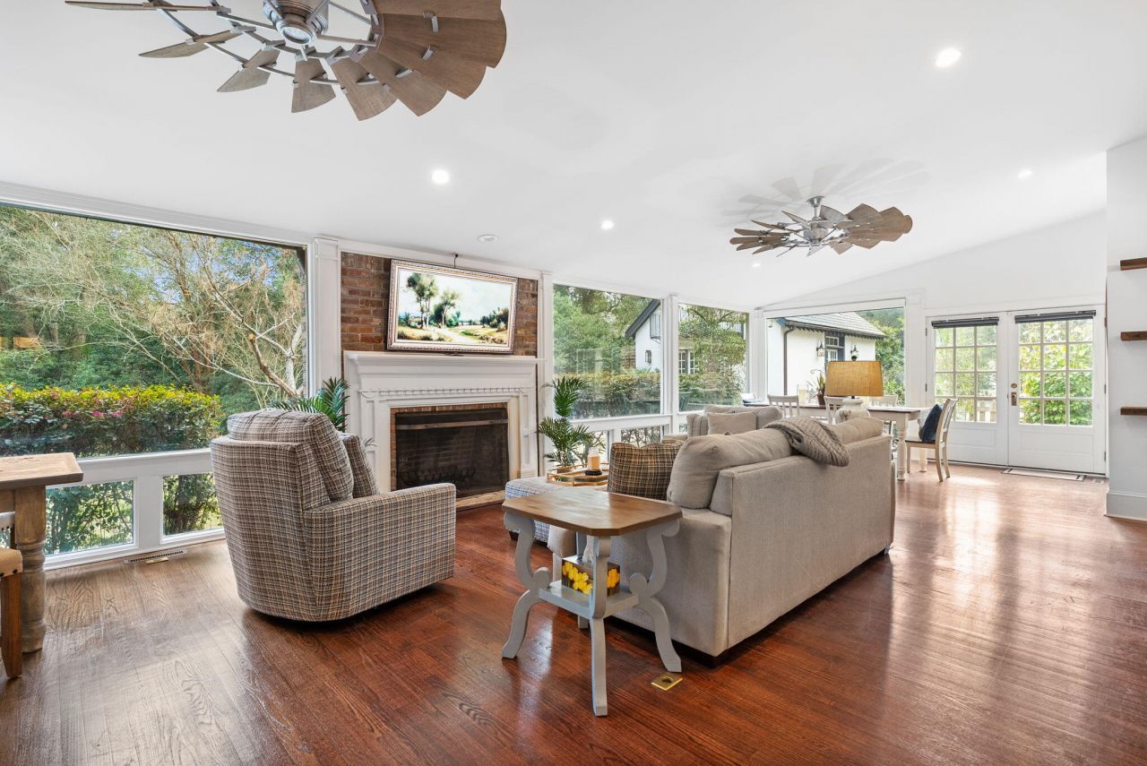 100 W Walker Drive Photo 6