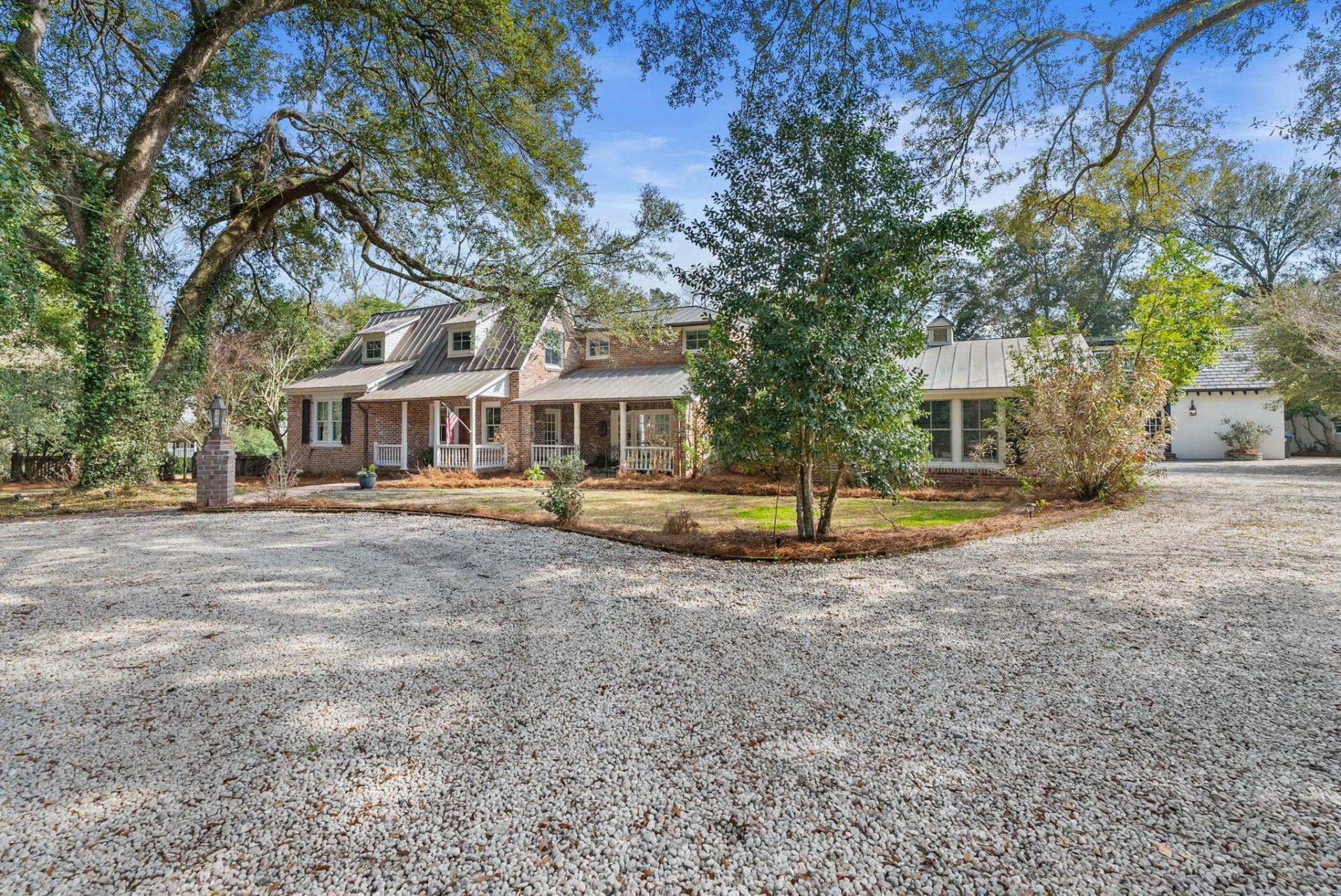 100 W Walker Drive Photo 8