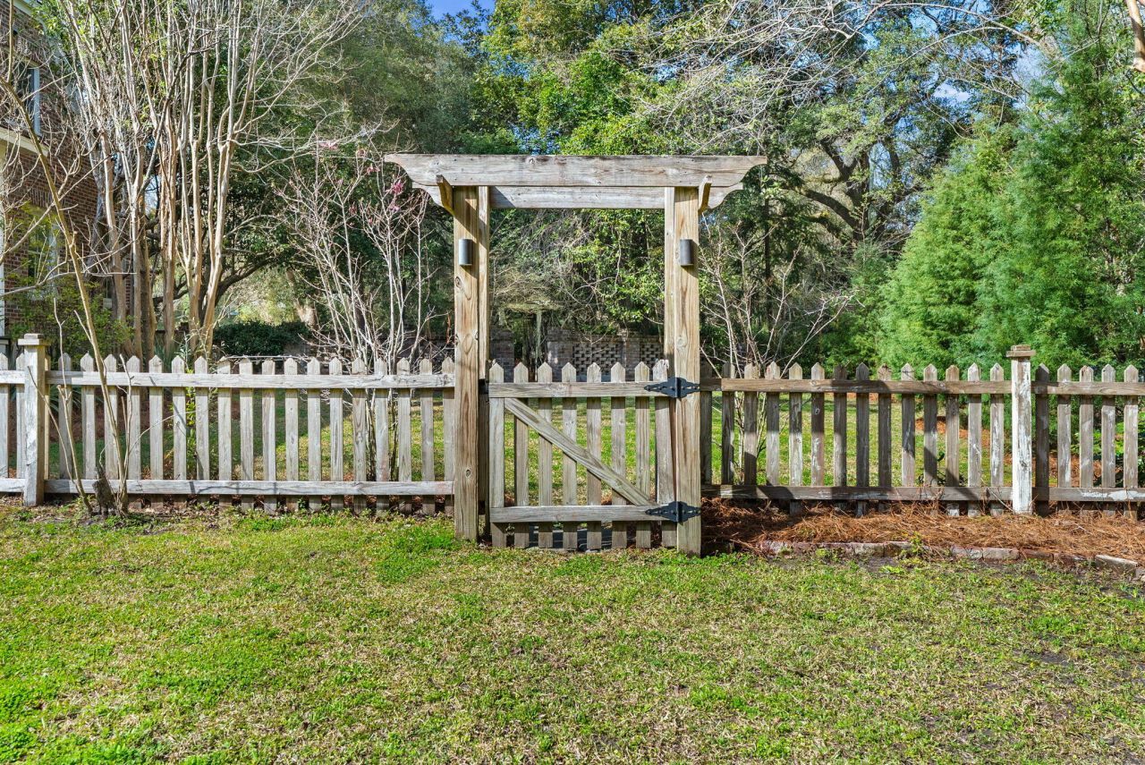 100 W Walker Drive Photo 80