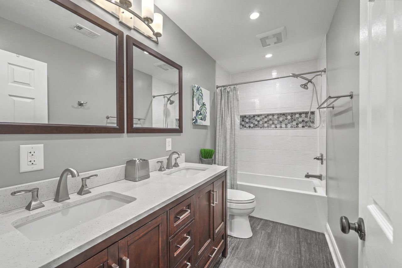 8773 Herons Walk Photo 44