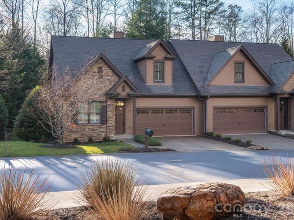 28 Meadow Village Lane, Asheville, NC 28803