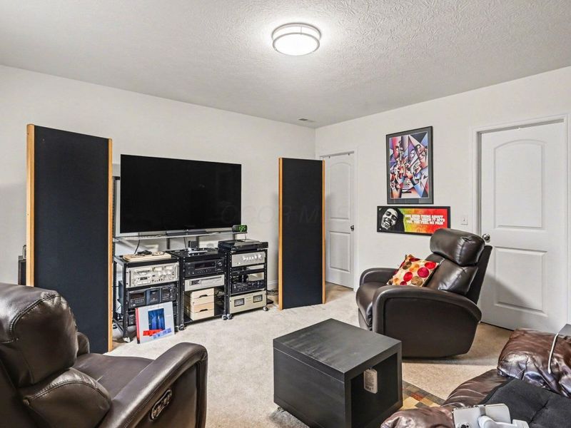 8565 Haleigh Woods Drive, Blacklick, OH 43004 Photo 21