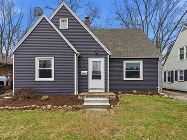 2420 COURT Street, Pekin, IL 61554