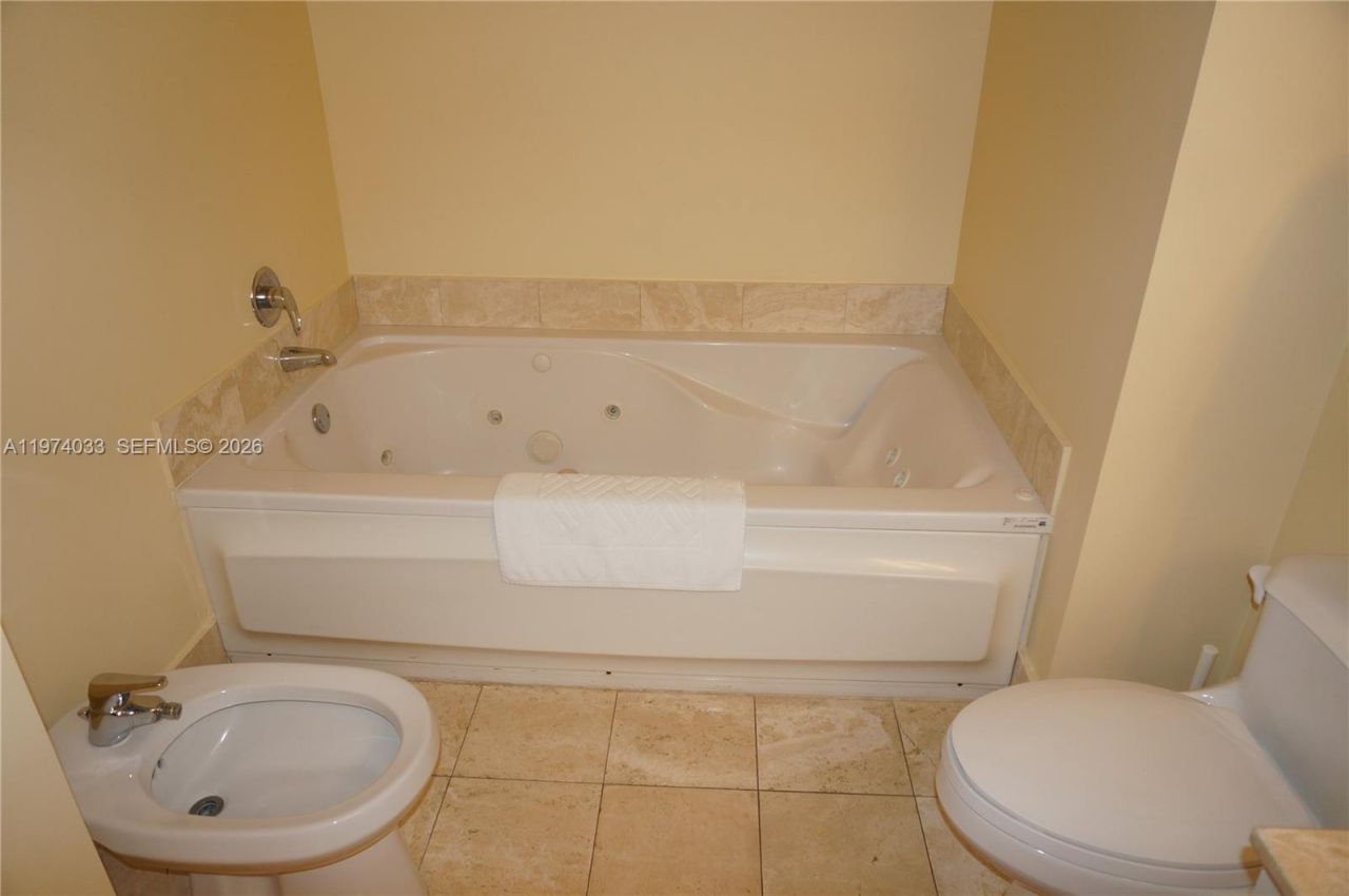 17375 Collins Ave, Unit 1704, Sunny Isles Beach, FL 33160 Photo