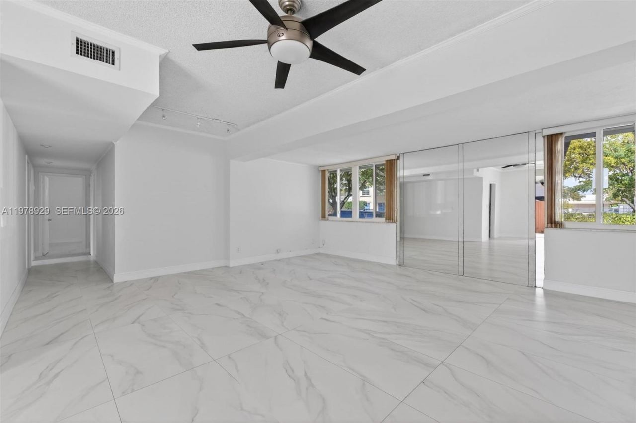 1470 N Treasure Dr, North Bay Village, FL 33141 Photo