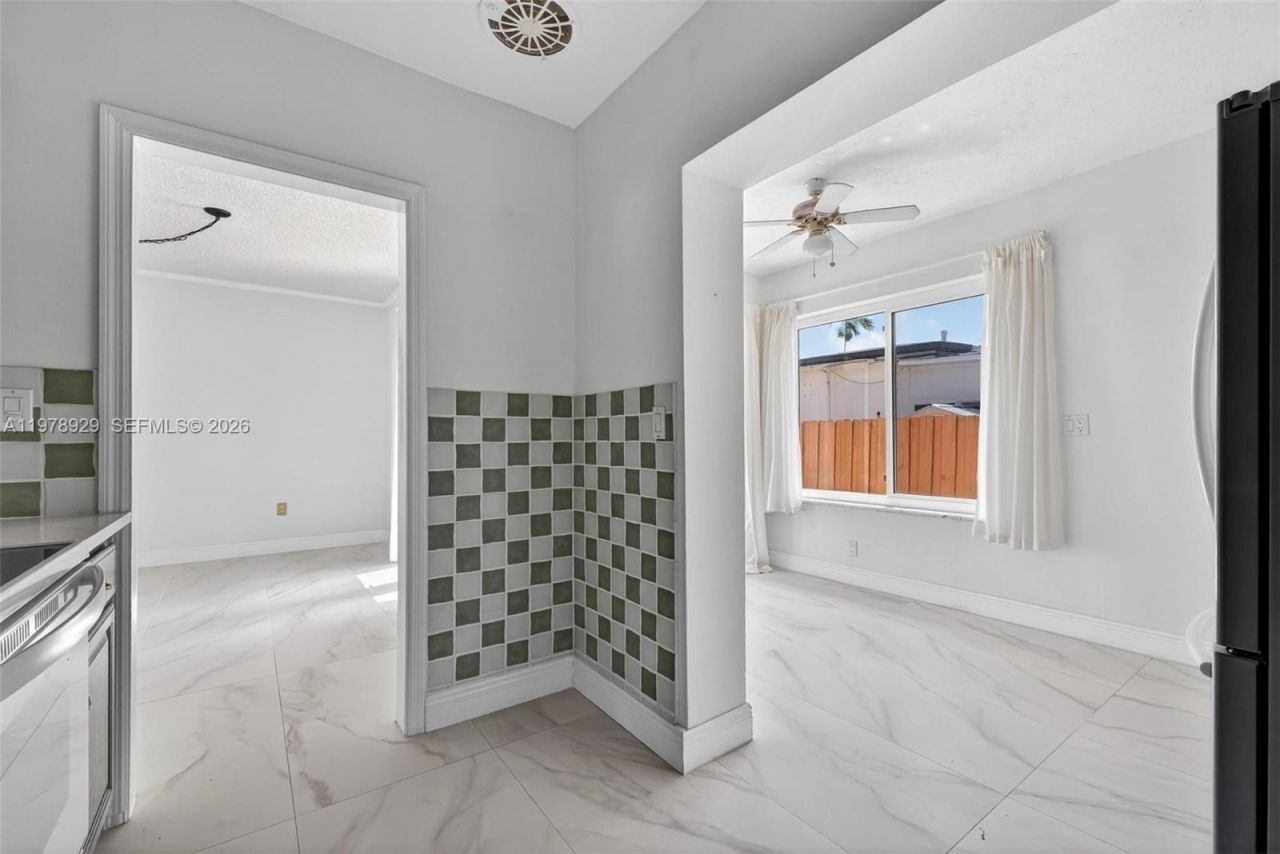 1470 N Treasure Dr, North Bay Village, FL 33141 Photo