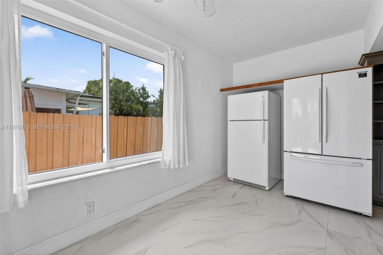 1470 N Treasure Dr, North Bay Village, FL 33141 Photo