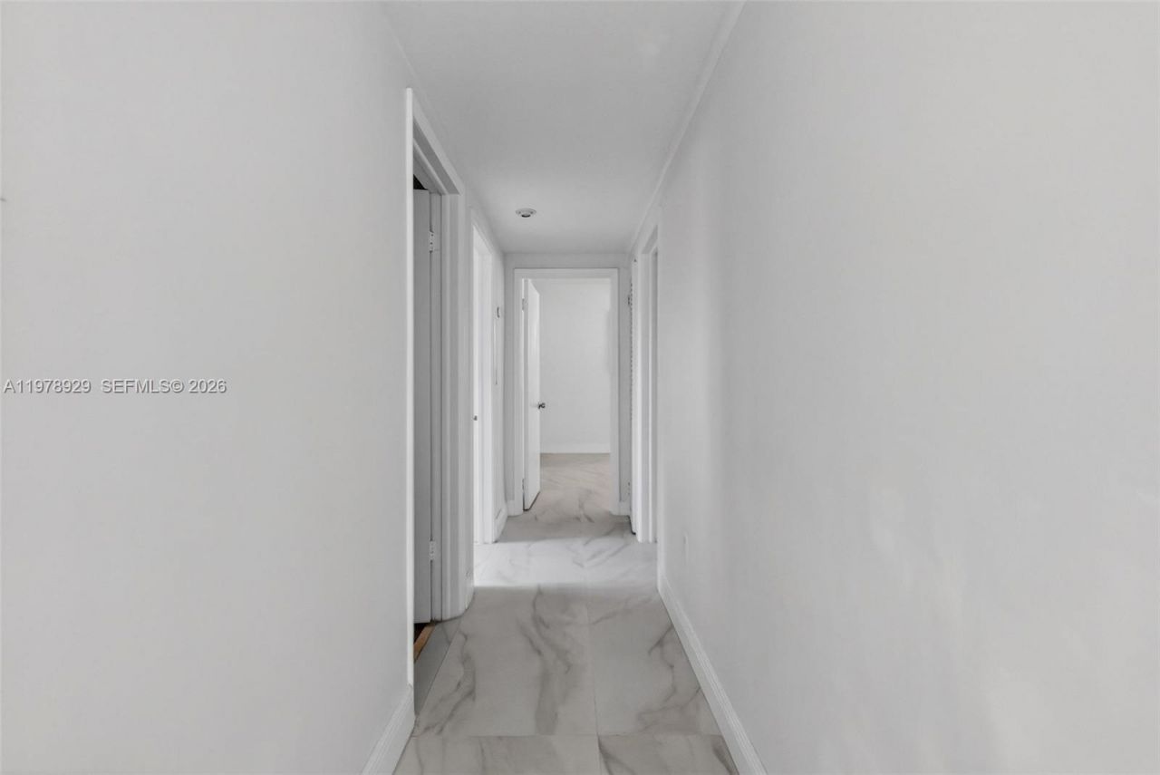 1470 N Treasure Dr, North Bay Village, FL 33141 Photo