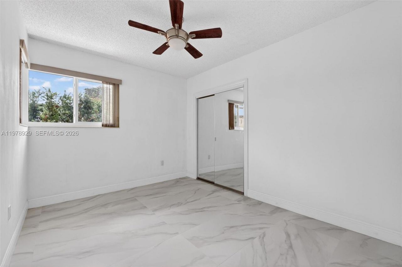 1470 N Treasure Dr, North Bay Village, FL 33141 Photo