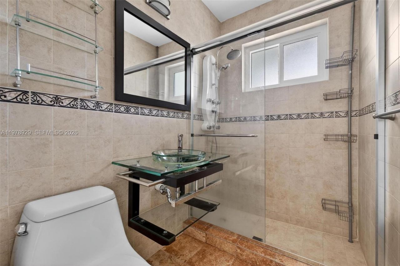 1470 N Treasure Dr, North Bay Village, FL 33141 Photo