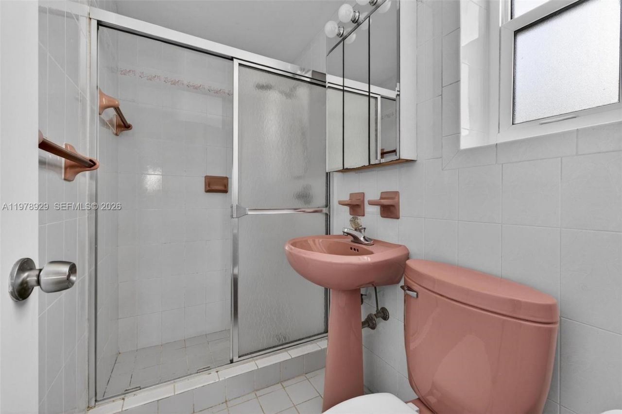 1470 N Treasure Dr, North Bay Village, FL 33141 Photo