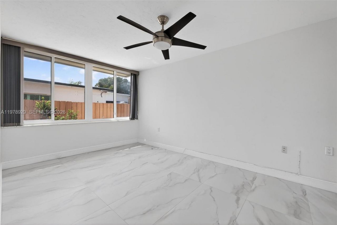 1470 N Treasure Dr, North Bay Village, FL 33141 Photo