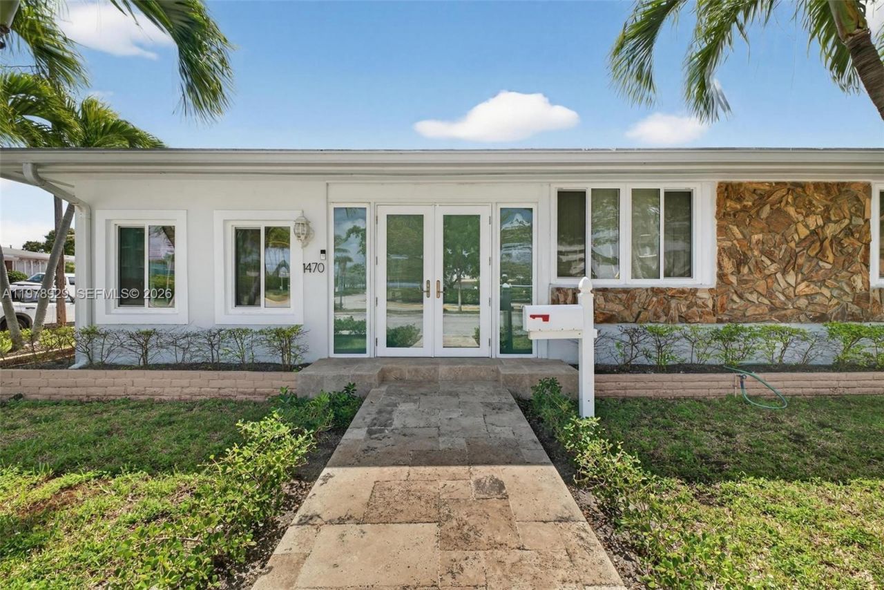 1470 N Treasure Dr, North Bay Village, FL 33141 Photo