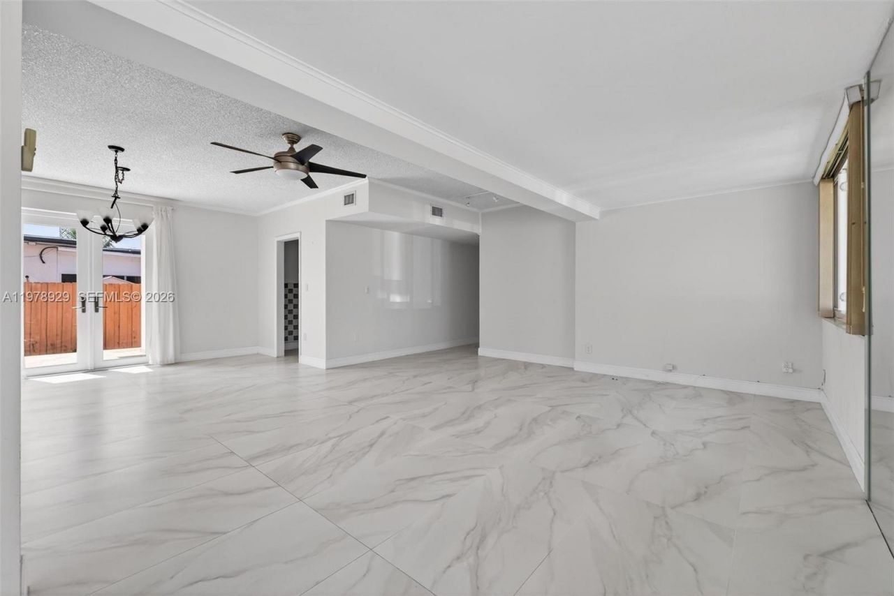 1470 N Treasure Dr, North Bay Village, FL 33141 Photo