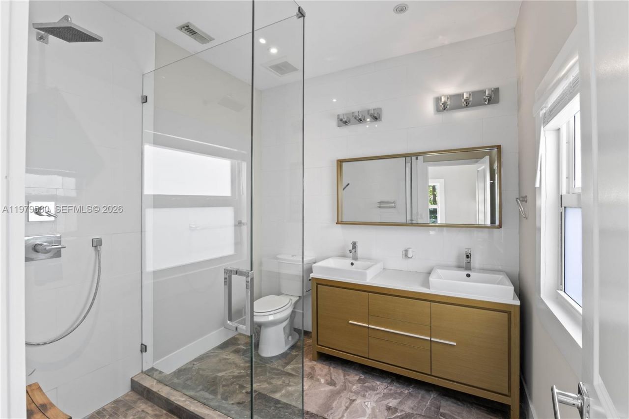 2434 SW 15th St, Miami, FL 33145 Photo