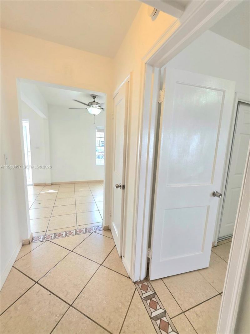 7501 Byron Ave , Unit 1A, Miami Beach, FL 33141 Photo
