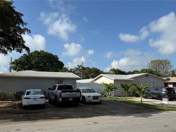 216 NW 12th St , Pompano Beach, FL 33060