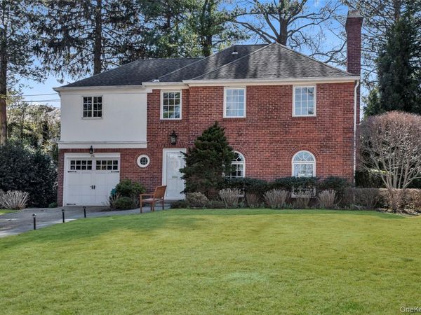 96 Quaker Ridge Road , Manhasset, NY 11030