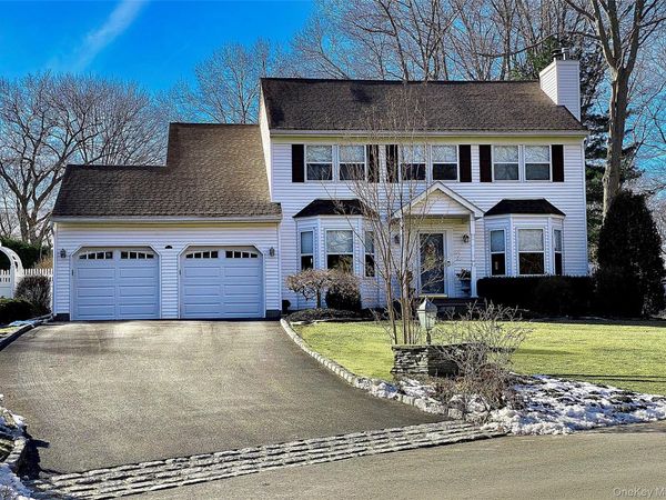 2 Robert Crescent, Stony Brook, NY 11790