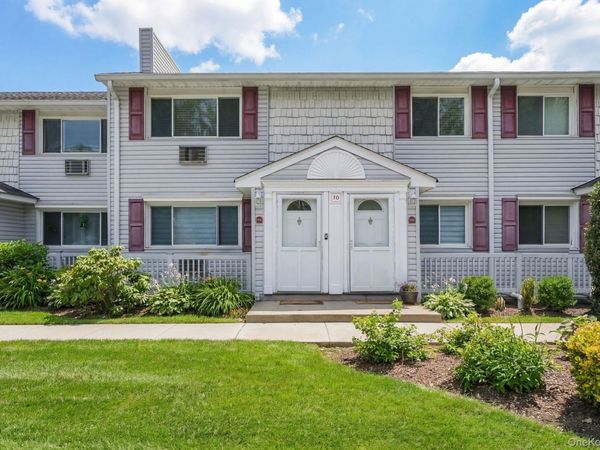 10 Smithtown Boulevard, Unit 6A, Smithtown, NY 11787