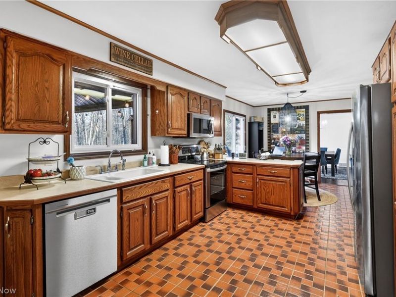 886 Ewing Road, Youngstown, OH 44512 Photo 6