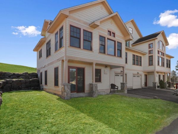 13 Greenscapes Lane, Unit 9, Thornton, NH 03223