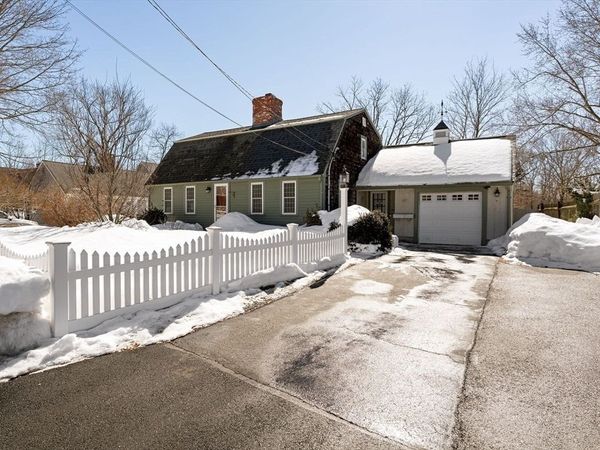 49 Raymond St, Weymouth, MA 02189