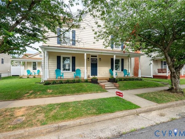 621 Lee Street , West Point, VA 23181