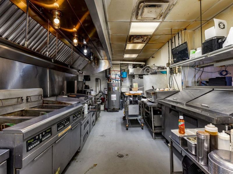 4767 Creek Road, Blue Ash, OH 45242 Photo 12