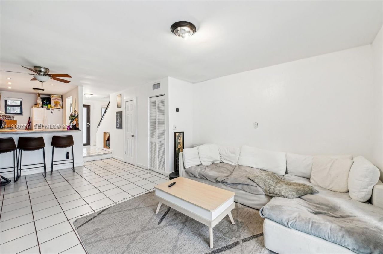 1901 NW S River Dr, Unit 16B, Miami, FL 33125 Photo