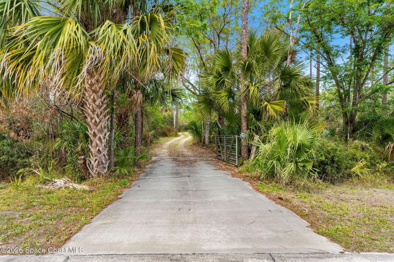 2050 Valkaria Road , Grant-valkaria, FL 32950 Photo