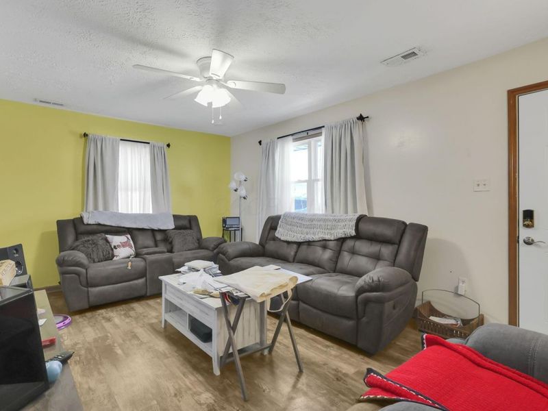 4623 Langley Avenue , Columbus, OH 43213 Photo 4