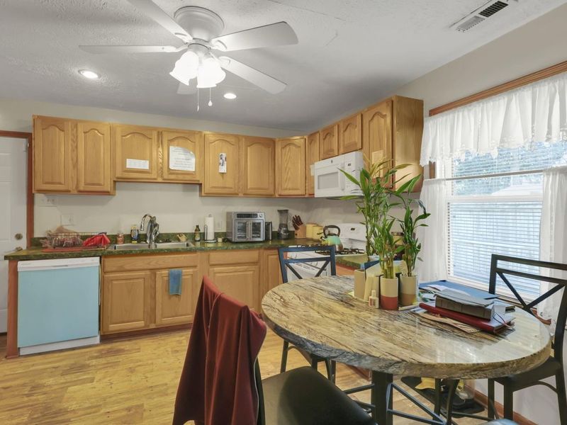 4623 Langley Avenue , Columbus, OH 43213 Photo 6